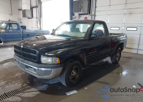 2001 Dodge Ram 1500 St z USA, uszkodzony, nr VIN 1B7HC16Y71S321472